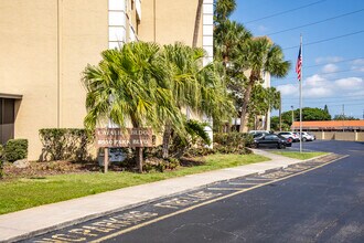 Seminole on the Green Cavalier One in Seminole, FL - Building Photo - Building Photo