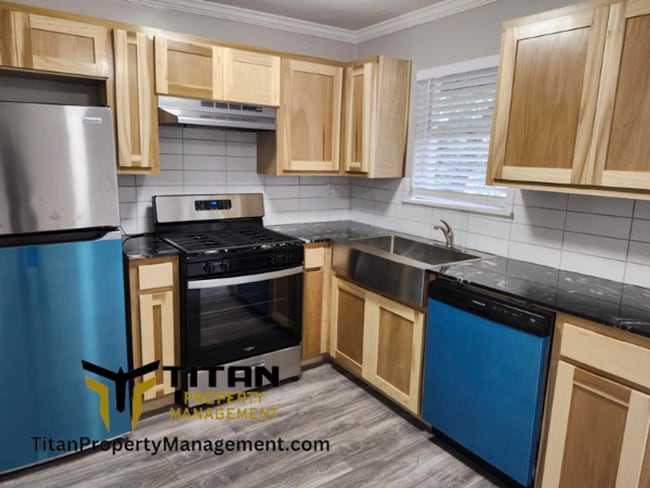 property at 1619 Longview St