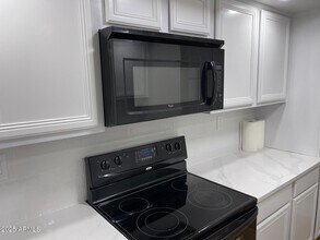 8500 E Indian School Rd in Scottsdale, AZ - Building Photo - Building Photo