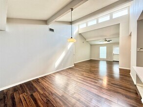 4223 Amir St in Houston, TX - Building Photo - Building Photo