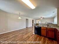 261 Emerald Isle Dr photo'