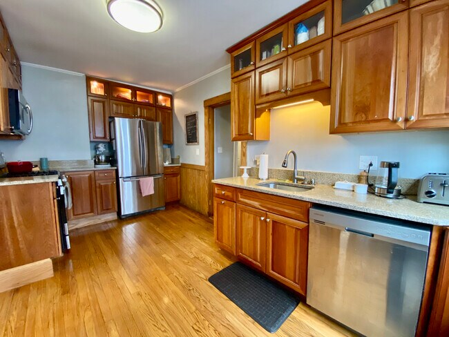 21 Saint Peter St, Unit 1R in Boston, MA - Building Photo - Building Photo
