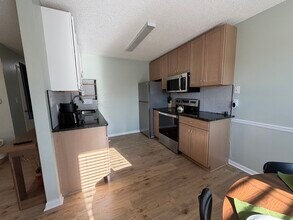 3309 Bridges St, Unit 26 in Morehead City, NC - Building Photo - Building Photo