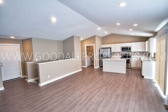 1932 Southbridge Dr in Adel, IA - Building Photo - Building Photo