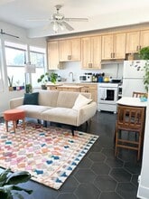 202 E 33rd St, Unit B in Austin, TX - Foto de edificio - Building Photo