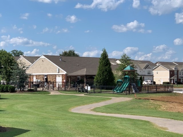 1073 Somerset Springs Dr in Spring Hill, TN - Building Photo - Building Photo