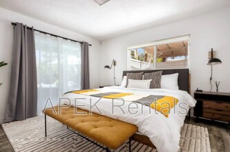 547 N Sunrise Way in Palm Springs, CA - Building Photo - Building Photo