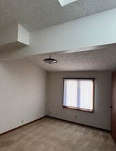 610 Curtis St in Grand Island, NE - Building Photo - Building Photo