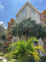 9350 Fontainebleau Blvd, Unit 609 in Miami, FL - Building Photo