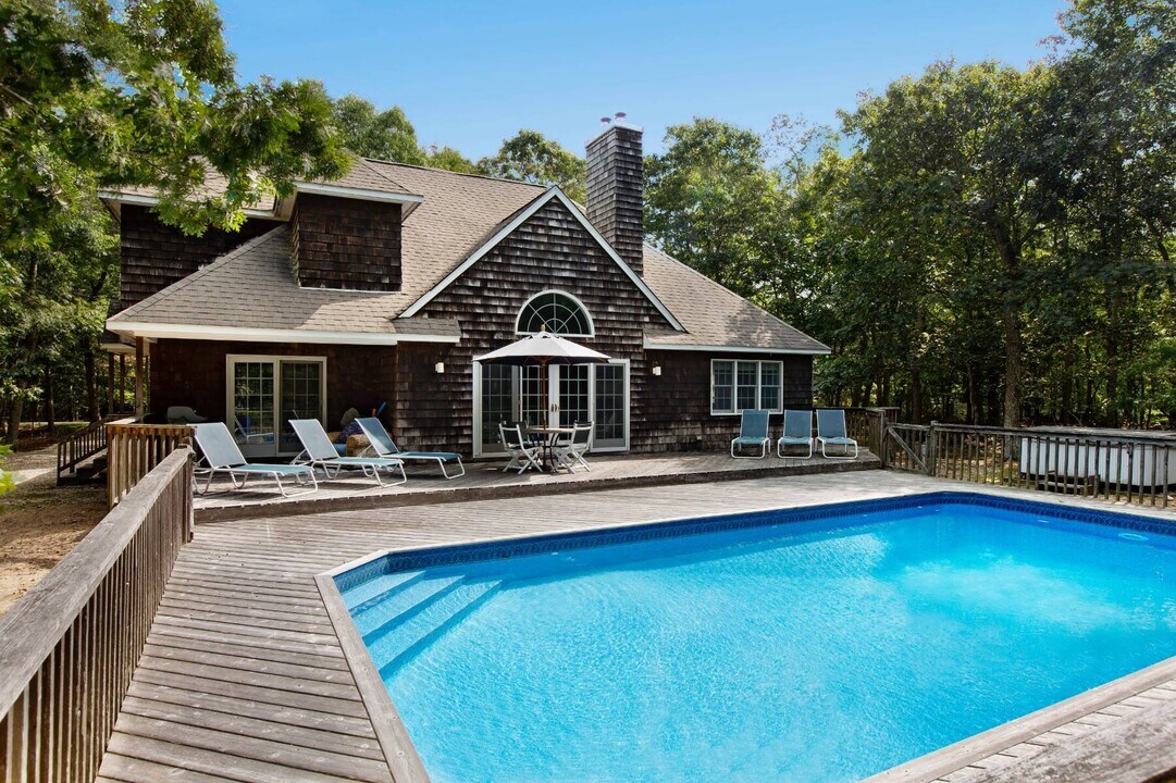 3 Longboat Ln in East Hampton, NY - Building Photo