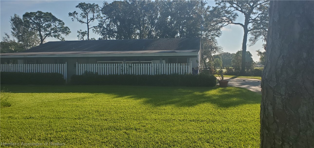 2702 Golf Hammock Dr in Sebring, FL - Building Photo