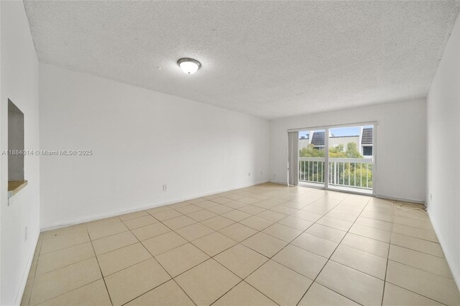 7920 Camino Real in Miami, FL - Building Photo - Building Photo