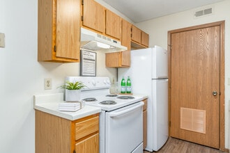 Lehman Village in Canal Winchester, OH - Building Photo - Interior Photo