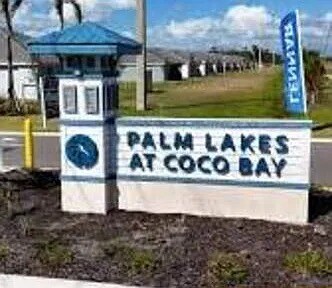 8086 Shr Lk Dr in Englewood, FL - Foto de edificio - Building Photo