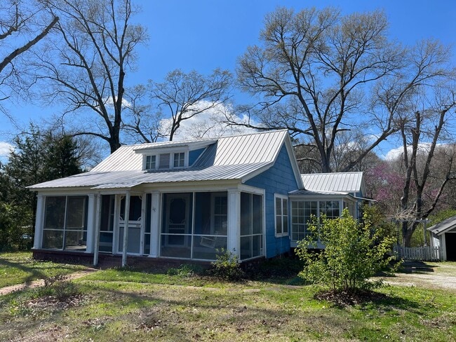 1511 N Main St in Water Valley, MS - Building Photo - Building Photo