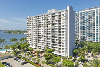 Kennedy House in North Bay Village, FL - Building Photo - Building Photo