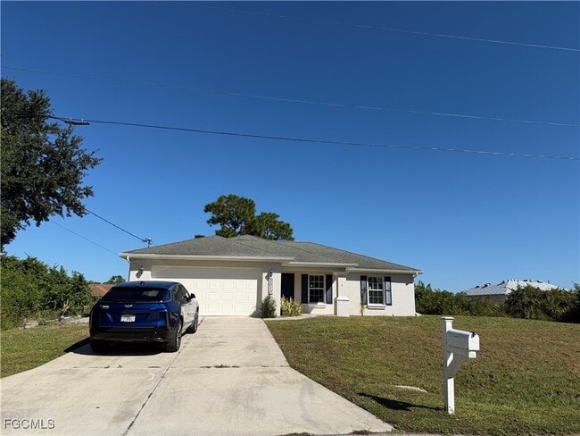 3010 71st St W in Lehigh Acres, FL - Building Photo - Building Photo
