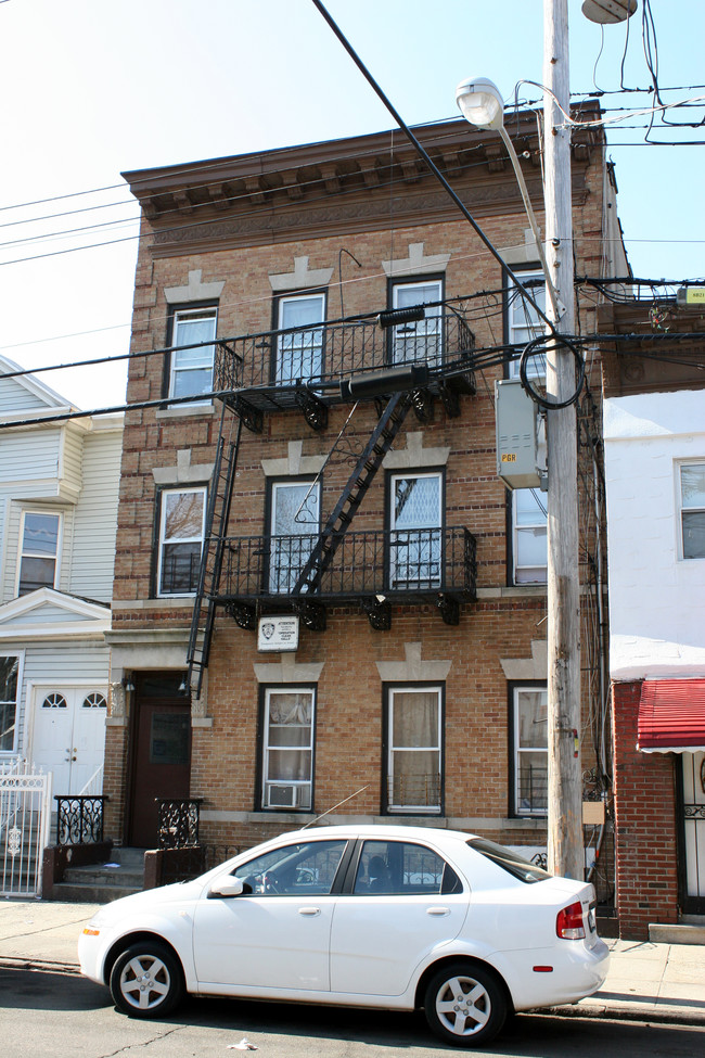 1663 Garfield St in Bronx, NY - Foto de edificio - Building Photo