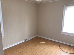 902 Bringle Ferry Rd in Salisbury, NC - Building Photo - Building Photo