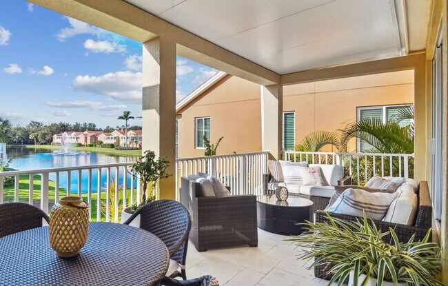 18 Franklin Ct S in St. Petersburg, FL - Building Photo - Building Photo