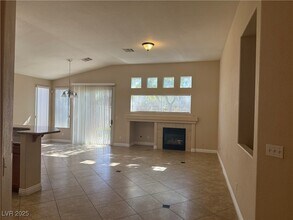 2983 Scenic Valley Way in Henderson, NV - Building Photo - Building Photo