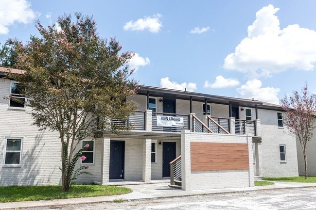 The Edge on Noisette Creek Apartments in North Charleston, SC - Foto de edificio - Building Photo