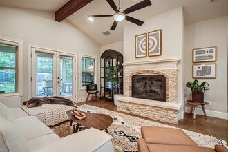 21825 Briarcliff Dr in Briarcliff, TX - Building Photo - Building Photo