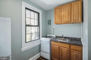 184 E Huntingdon St in Philadelphia, PA - Building Photo