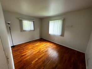 1490 Brady Ave in Burton, MI - Building Photo - Building Photo