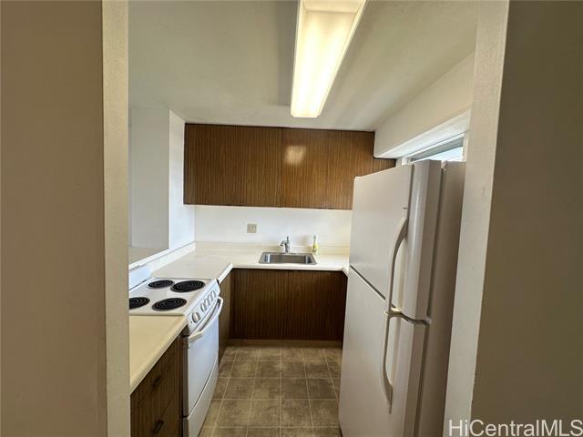 1909 Ala Wai Blvd in Honolulu, HI - Building Photo - Building Photo