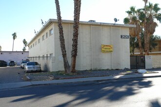 Van Patten Apartments in Las Vegas, NV - Building Photo - Building Photo