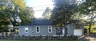33 Mailler Ave in Cornwall, NY - Building Photo