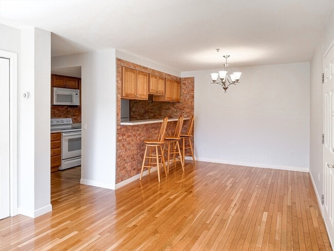 60 Broadlawn Park, Unit 3c in Boston College, MA - Building Photo - Building Photo