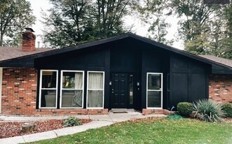 7024 Forestwood Dr in Fort Wayne, IN - Building Photo