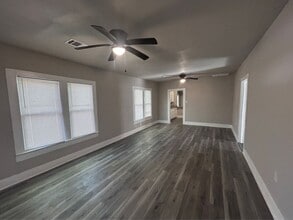 1710 W 15th St in Port Arthur, TX - Foto de edificio - Building Photo