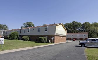 Olde Lamp Apartments