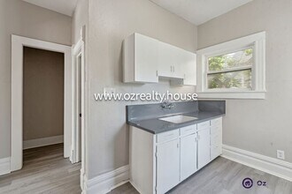 1303 Western Ave in Toledo, OH - Foto de edificio - Building Photo