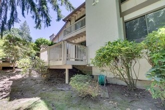 16008 Village Green Dr in Mill Creek, WA - Building Photo - Building Photo