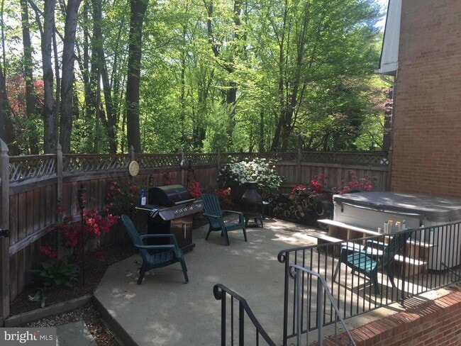 property at 3225 Dunster Ct