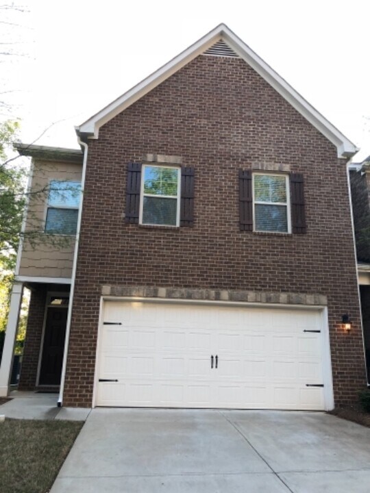 955 Firethorne Pass in Cumming, GA - Foto de edificio