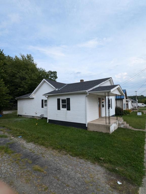 201 S Columbus St in Blanchester, OH - Building Photo - Building Photo