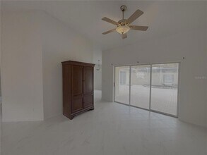 11435 SW 140th Ave in Dunnellon, FL - Foto de edificio - Building Photo