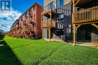 1364 Kaniv St in Oakville, ON - Building Photo - Building Photo