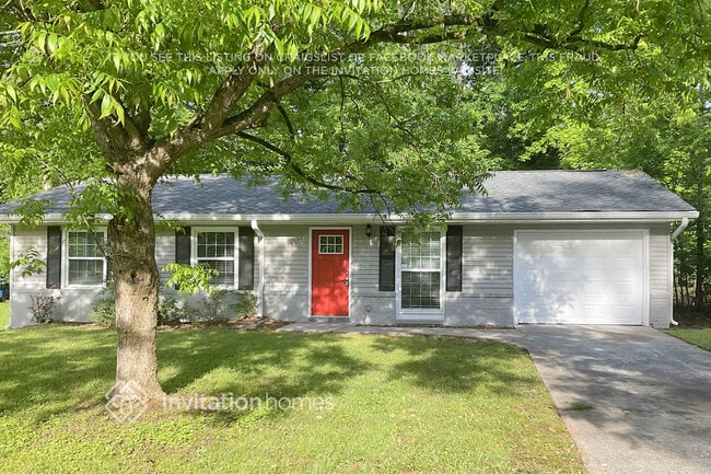 property at 721 Utoy Cir SW