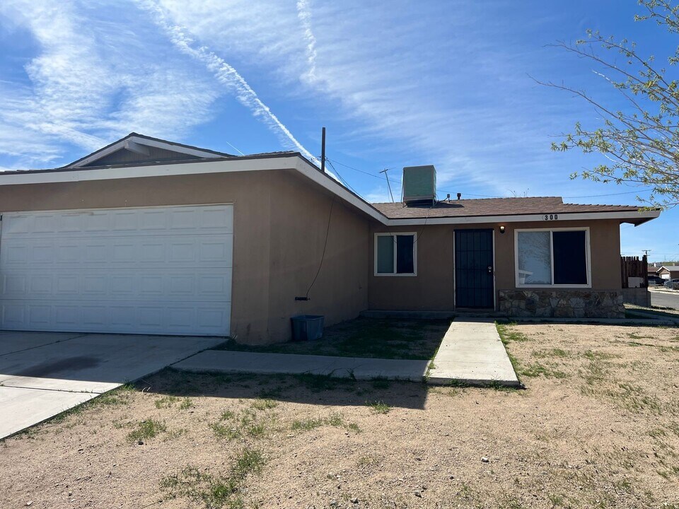 300 Ute Rd in Barstow, CA - Building Photo