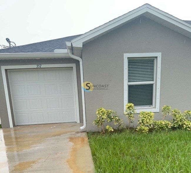 357 Greenbriar Blvd in Lehigh Acres, FL - Building Photo - Building Photo
