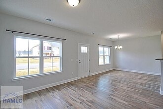 741 Meloney Dr in Hinesville, GA - Foto de edificio - Building Photo