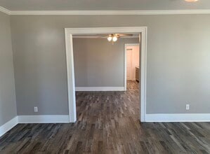 613 W 22nd St in Ada, OK - Foto de edificio - Building Photo