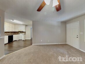 65 Highland Cir in Stockbridge, GA - Foto de edificio - Building Photo