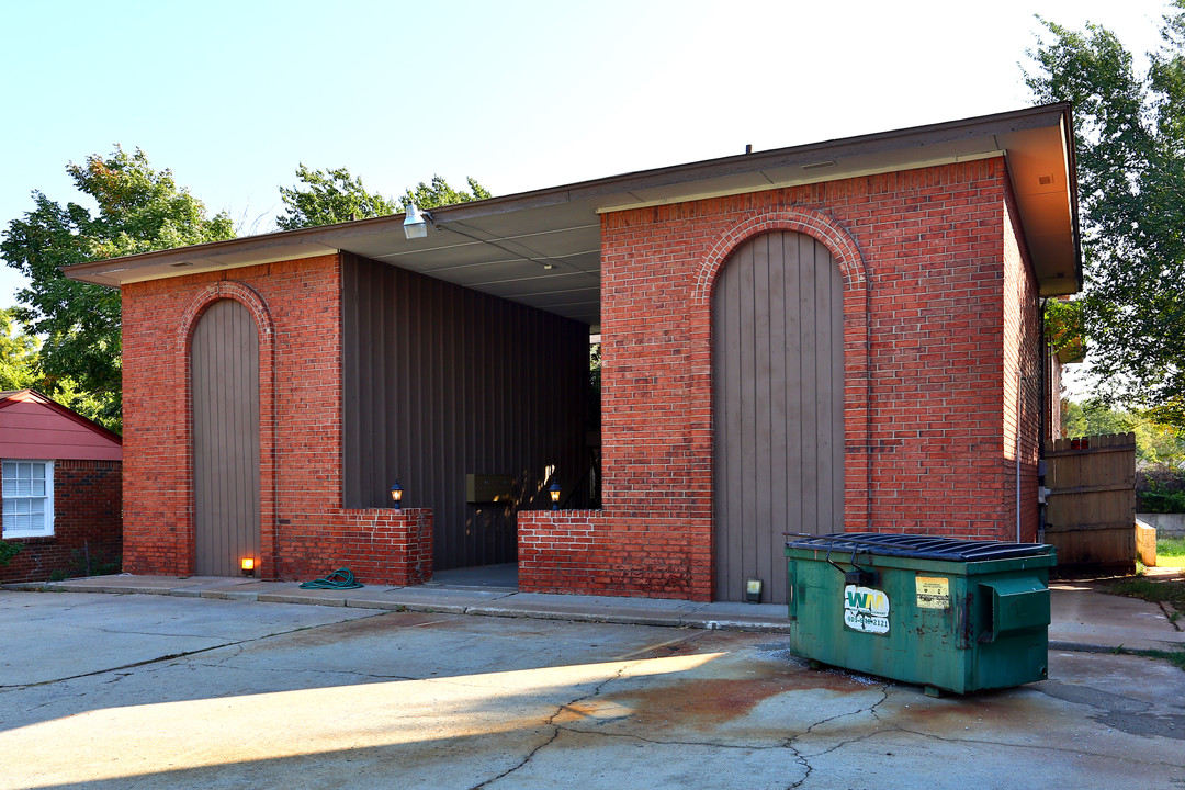 Villas at Penn in Oklahoma City, OK - Building Photo